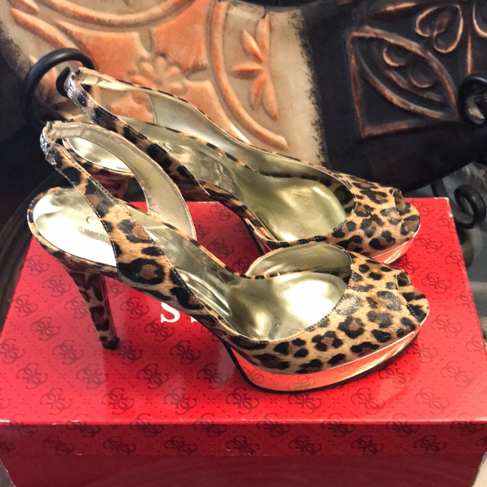 Guess Leppard print heels